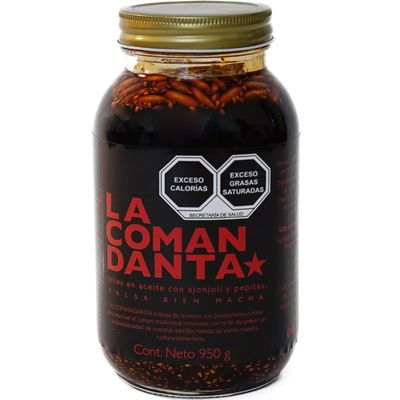 LA COMANDANTA Salsa Macha Ideal for Use on Meats, Seafood, Eggs, Soups and More Medium Spicy Traditionally crafted Unique Blend of 3 Mexican Chilies Chili Sauce Jumbo Size 950g