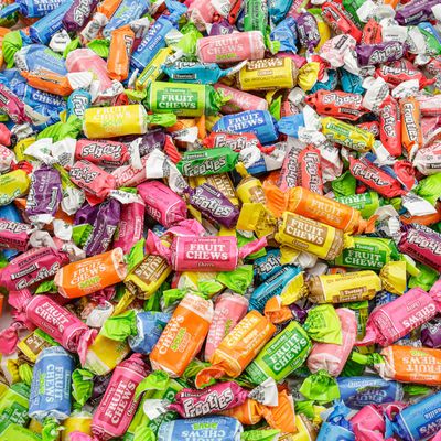 TOOTSIE ROLL Grand Variety Pack 3 lb - Candy in Bulk Bag, 3 Types of Tootsie Rolls (Fruit Chews, Frooties, Sour), Assorted Flavors
