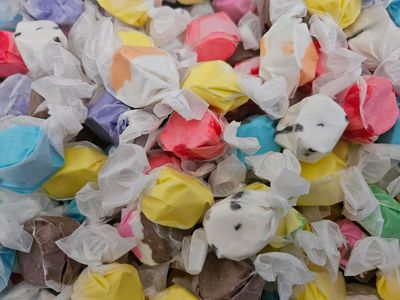 Sarah's Candy Factory Salt 16 Oz Water Taffy Assorted Taffy-Chocolate, Huckleberry, Peppermint, Banana, Vanilla, and more! Kosher and Gluten Free in Resealable Bag, 1 Lb