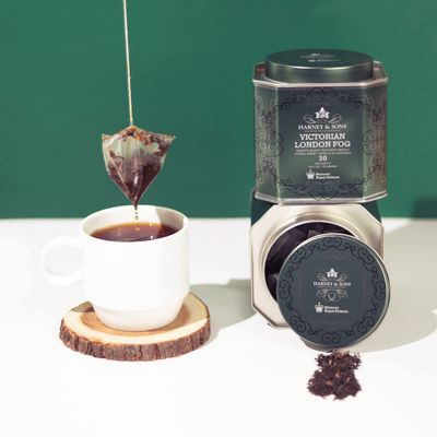 Harney &amp; Sons Victorian London Fog Tea, Black and Oolong Tea with Citrus, Vanilla and Lavender 30 Sachets, Historic Royal Palaces Collection