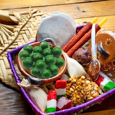 Sweetzo - Sour and Sweet Watermelon Pulparindo Mexican Candy, Bite Size Tamarind Pulp Candies Individual Single Serving On the Go Bags, Hard Shell Soft Filled Center, Pack of 6