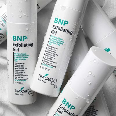 DM.Cell Gentle Aqua Facial Gommage Cleanser Peeling Scrub Gel Natural Extracts Blackheads, Enlarged Pores Face Moisturizer Paraben Free Korean Skin Care 3.38 fl oz