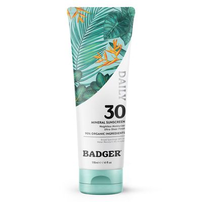Badger Mineral Daily Sunscreen with Zinc Oxide, Organic Moisturizer with SPF 30, Hydrating Everyday Lotion, Vegan, Gluten Free Unscented Body Sunscreen, 4 fl oz