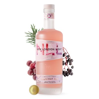 New London Light &#39;Midnight Sun&#39; 0 Non-Alcoholic Aperitif, 70cl Nordic wild coastal berries, kelp and pine flavors Made in England
