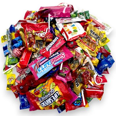 Holiday Candy Assorted Huge Party Candy Mix-3-lbs-Holiday Candy Individually Wrapped Bulk Candy Variety Pack Skittles, Starburst,Gummies, lollipops More! Made in the USA! (48-Oz)