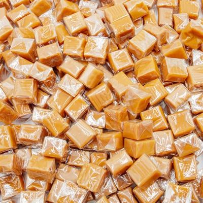 CARAMEL SQUARES Candy 2 lb - Bulk Bag, Soft and Chewy Taffy, Classic Milk Flavor, Old Fashioned Candies, Individually Wrapped (128 Pieces)