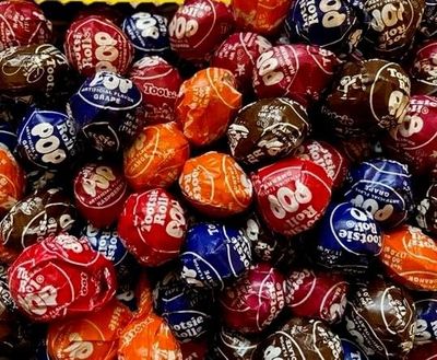 Classic Bulk Roll Pops with Chewy Chocolate Center, 5 Original Assorted Fruit Flavors - 1lb Bulk Bag (Approx 22 Count)