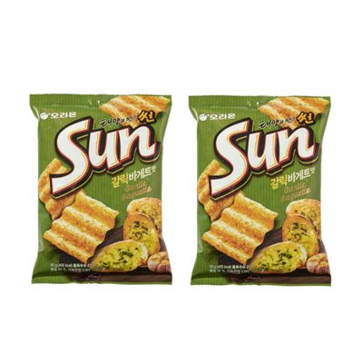ORION SUNCHIP CORNCHIP BASED Garlic BaguetteHot Spicy (135G) Big Size Korean Chip (Garlic, Pack of 2)