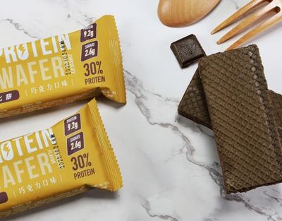 Protein Wafer Bar, Delicious Chocolate Flavor, 9.52 Oz (Pack of 9), Chocolate Protein Bar, 160 Calories2.6g Sugar