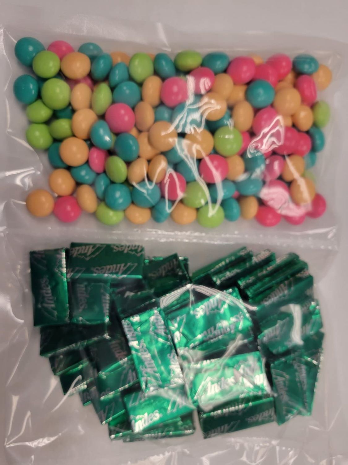 HolanDeli After Dinner Chocolate Mints Candy Assorted - 1 lb Gourmet Chocolate Mints Candy Assorted