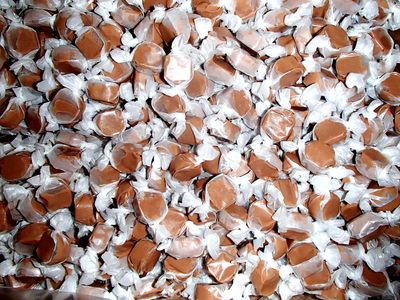 Salt Water Taffy Chocolate Flavored 5 Pound (80 Oz)