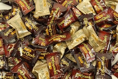 Bali&#39;s Best Original Coffee Espresso Latte Hard Candy Mix - 1.5 Pounds - Assorted Individually Wrapped Candies Discs Buttons Bon Bons
