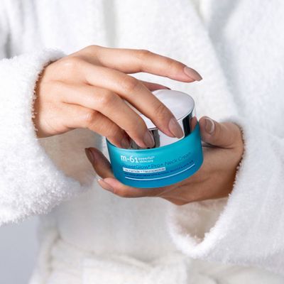 m-61 PowerGlow Pro NiacinamideNeuropeptide Neck Cream - Anti-aging niacinamide and neuropeptide neck cream with glycolic, salicylic lactic acid