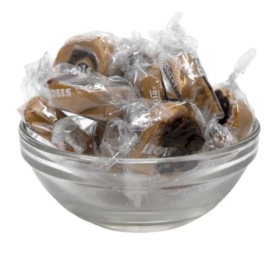 YANKEETRADERS Chocolate Caramel Swirl Candy, 2 Pound Bulk Bag