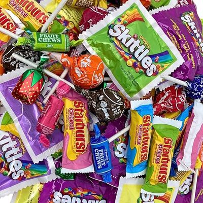 Assortit American Classic Candy Variety Pack - 2 Lb Bag of Individually Wrapped Sweets for Parties, Pi atas Treats - Assorted Family Favorites (32 Oz)