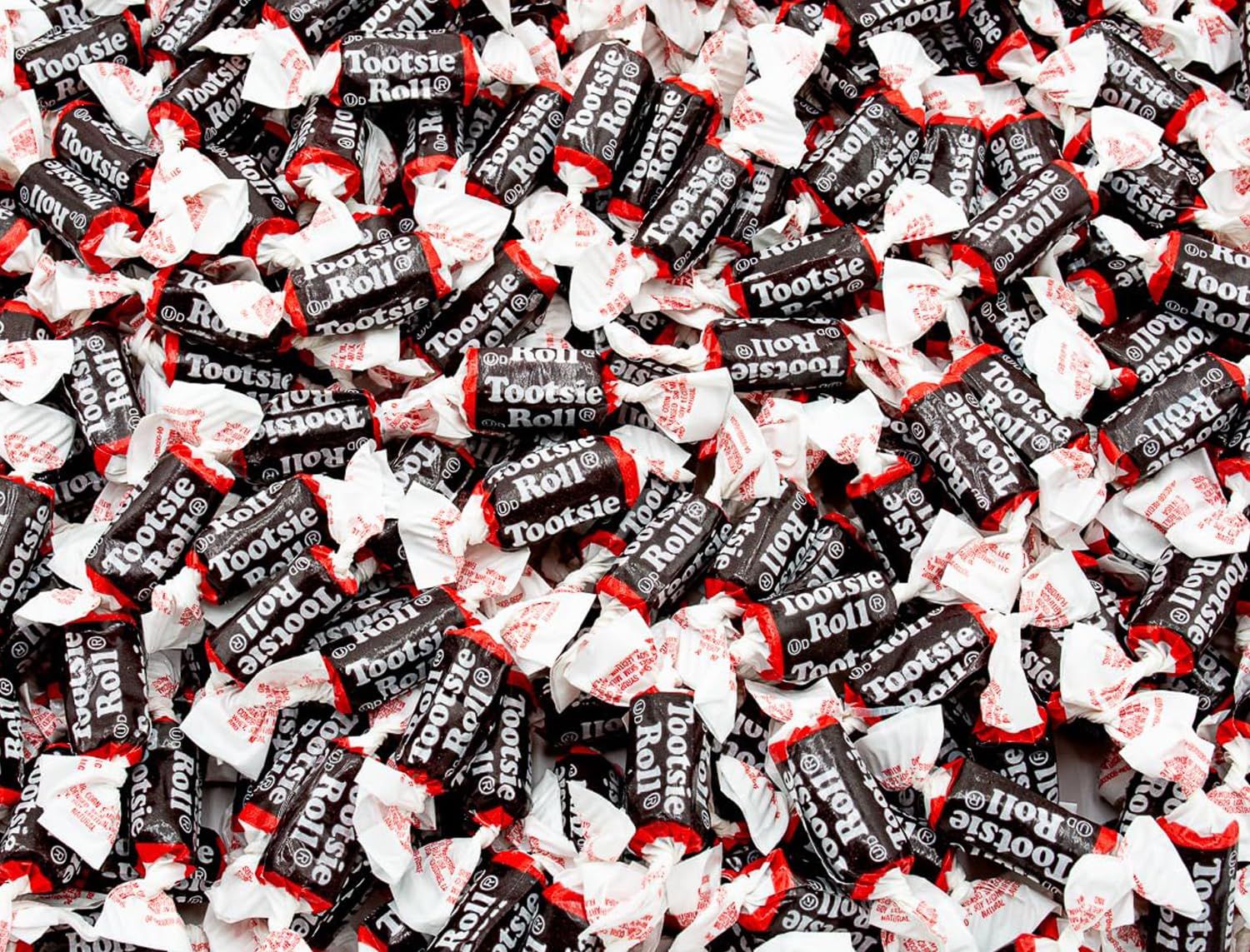 TOOTSIE ROLLS MIDGEES Taffy Candy 2 lb - Bulk Tootsie Rolls Candy Bag, Individually Wrapped, Gluten-Free Candy, Chocolate Chewy Candy (276 Pieces)