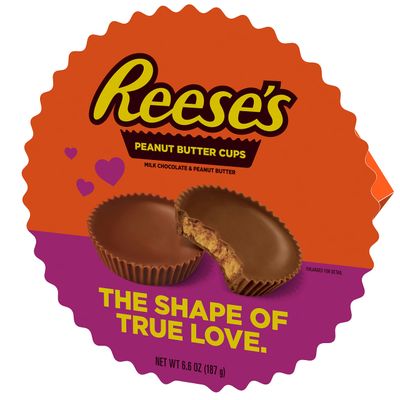 Reese&#39;s, Peanut Butter Cup Shaped Box, 6.6 Ounce