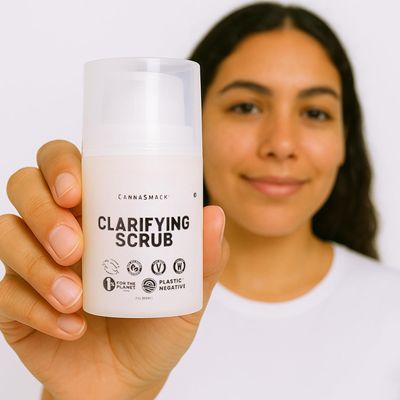 CannaSmack Clarifying Scrub - Gently and Exfoliates Dead Skin Cells - Salicylic Acid Honeysuckle Flower Extract Help Reduce Acne Blackheads