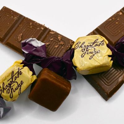 Gardiners of Scotland Handmade Fudge 300g Tin, Belgian Dark Chocolate Sea Salt Fudge
