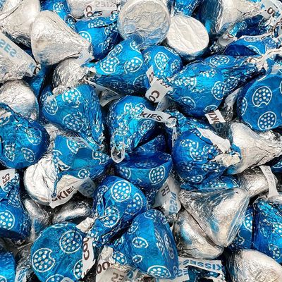 Milk Chocolate and Cookies N Cream Mix 10 Oz Bag (Approx 60 Pieces) best way to treat yourself, and friends