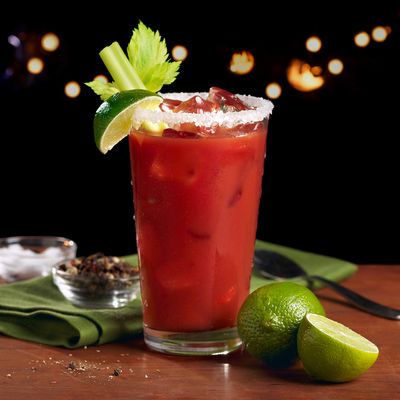 Mr Mrs T Bold Spicy Bloody Mary Mix, 1 L bottle (Pack of 6), Spicy Cocktail Juice Mixer, Bold Flavors, Perfect for Bloody Mary and Mocktail Drinks