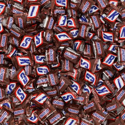 ASSORTIT X Snickers Miniatures Peanut Caramel Chocolate Candy Bars Individually Wrapped Holiday Chocolates Bulk 1.5 Lbs, 75 Pcs Perfect for Trick Or Treat, Parties, Pinata Fillers (24-Oz)