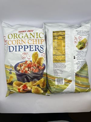 Trader Joes Organic Corn Chip Dippers with Grafton Way Chip Clip (Corn, 2 Pack)