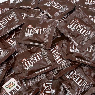 MM&#39;S Milk Chocolate Bundle 1 lb - Candy Bulk, Fun Size, Resealable Bag, Individually Wrapped Pack