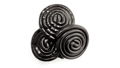 Yupik Organic Black Licorice Rolls, 1.1 lb (17.6 oz), Non-GMO, Helix Shaped, Natural Licorice Flavor, Chewy Candy, Fun Treat, Delicious Snack, Halloween Treats, Ideal for Gifting Decorating