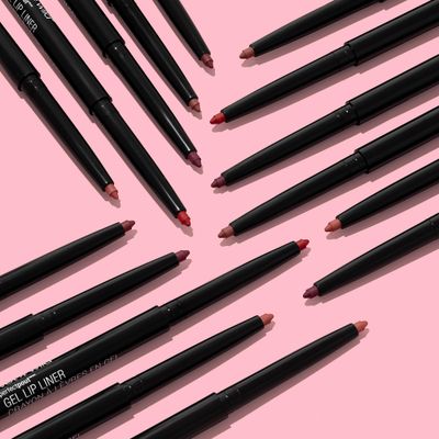 wet n wild Perfect Pout Matte Retractable Gel Lip Liner Pencil, Rich Creamy Long Lasting Color, Well-Defined and Flawless Application, Vegan Cruelty-Free - Purple Lay Down the Mauves