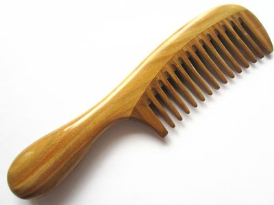 Myhsmooth Gsp-yb Wide Tooth Wood Handmade Natural Green Sandalwood No Static Comb with Rounded Handle with Aromatic Scent for Detangling Curly Hair and Gift(7.4&quot;long)