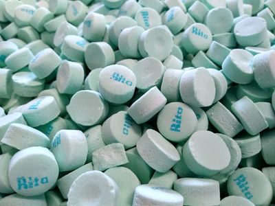 Emporium Candy Rito&#39;s Green Spearmint Mints 2lb - Perfect for After Dinner Fresh Delicious Bulk Candy, 32 Ounces