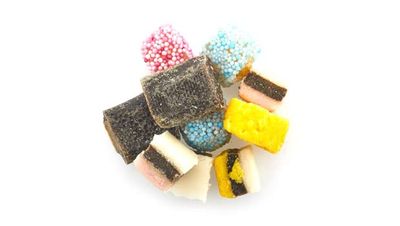 Yupik Assorted Mini Licorice Candies, 2.2 lb (35.2 oz), Natural Flavours Colors, Mixed Shapes Textures, Ideal Snack Gifts