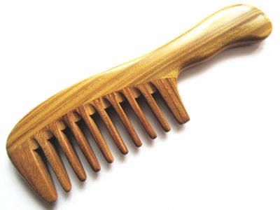 Myhsmooth Gsp-2w-wt Wide Tooth Wood Handmade Natural Green Sandalwood No Static Comb with Wavy Handle with Aromatic Scent for Detangling Curly Hair and Gift(7.4")