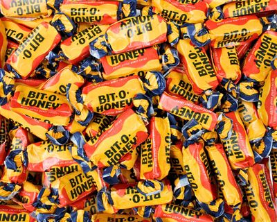 Bit-O-Honey Candy Bulk, Old Fashioned Bit of Honey Candy - Bulk Individually Wrapped Taffy - Perfect for Throwback Parties, by Queen City Candy Cave (2 Pound)