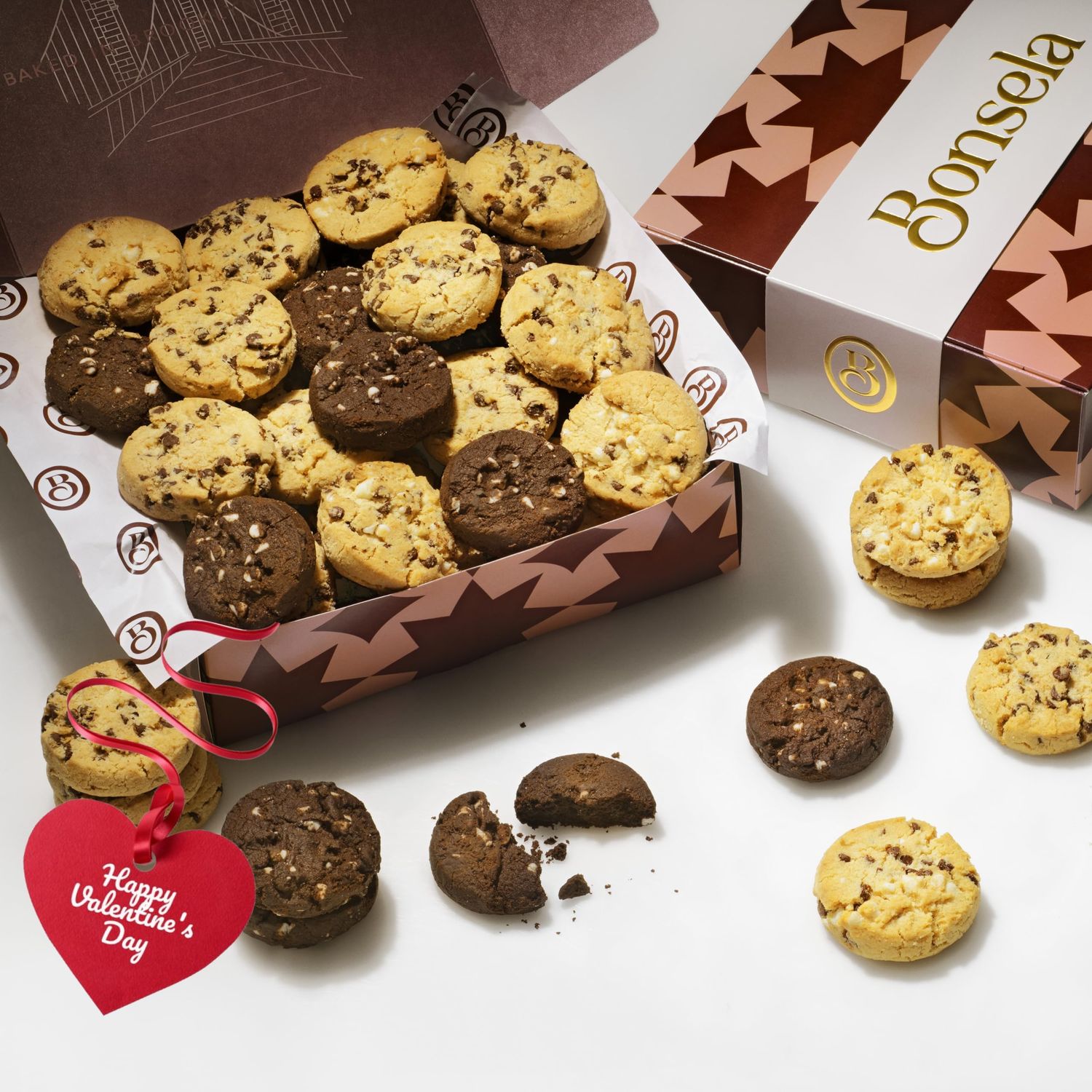 Bonsela Christmas Cookies, Bakery Fresh Gourmet 28pc Chocolate Chip Cookies Gift Box, Choco-Chocolate Chip, Brown &amp; White Chip - Homemade Cookies Gift Basket, Get Well, Thank You, Holiday, Mothers Day