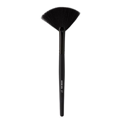 e.l.f. Fan Brush, Powder &amp; Contour Makeup Brush, Unique Fan Shape Blends For A Flawless Finish, Soft &amp; Absorbent, Vegan &amp; Cruelty-Free