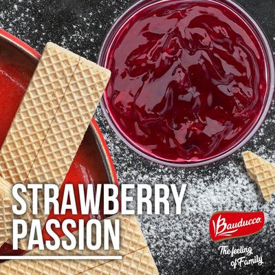 Bauducco Strawberry Wafers - Crispy Wafer Cookies With 3 Delicious, Indulgent, Decadent Layers of Strawberry Flavored Cream - Delicious Sweet Snack or Desert - 5.82oz Pack of 1