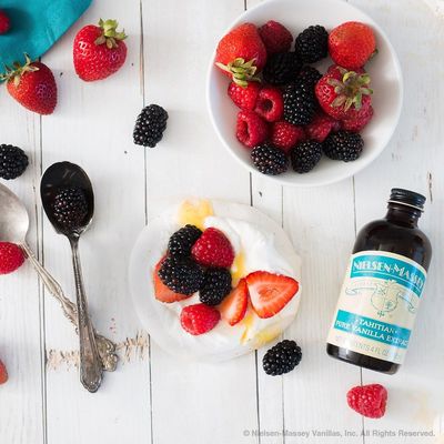 Nielsen-Massey Tahitian Pure Vanilla Extract for Baking and Cooking, 4 Ounce Bottle