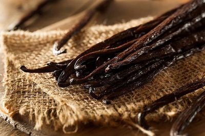 Mexican Vanilla Beans Grade B for Making Vanilla Extract Certified USDA Vanilla Bean 5 -7 Inches Long, 30 Moisture Pure Mexican Vanilla Pods Bulk for Extract & Baking by Laiceta 10 count
