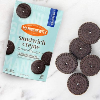 Manischewitz Grain Free Gluten Free Sandwich Cookies, 5.5oz 2 Pack Dairy Free Creme Filled Duplex Cookies, Tastes Like The Real Thing!!