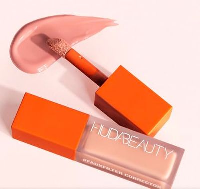 HUDA BEAUTY FAUXFILTER Under Eye Color Corrector - Peach light pinky orange for light to medium skin tones