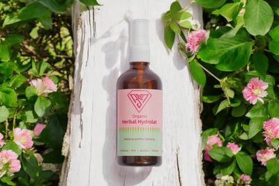 Organic Rosemary, Burdock Root, Ginseng & Mint Spray - Infused with Vitamins & Oregano - Revitalizing Herbal Tonic for Scalp, Skin & Body - Natural Plant-Based Wellness Mist