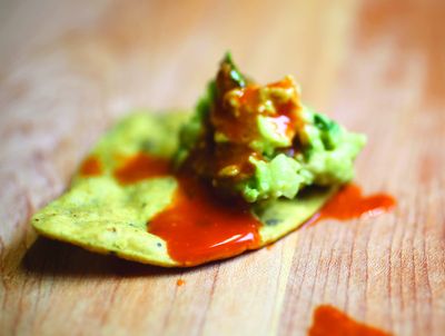Hanks Heat Hot Sauce By Hank Sauce - HabaneroCayenne Pepper Blend Infused With Fresh Garlic &amp; Basil - Multipurpose Craft Hot Sauce - Gluten Free, Vegan - 8.5 Fl Oz Pack Of 1