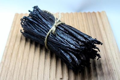 50 Aromatic Tahitian Vanilla Beans for Making Vanilla Extract, Whole Vanilla Beans Extract Grade 5-5.5 inches, Perfect Homemade Extract, baking and cooking 50 Beans