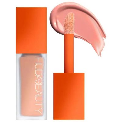 HUDA BEAUTY FAUXFILTER Under Eye Color Corrector - Pink Pomelo light pink for fair to light skin tones