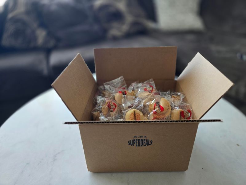 Premium USA Baked Fortune Cookies in a convenient 100-pack, Bundled by SUPERDEALS, Individually Fresh Crispy Wrapped Fortune Cookies Perfect for Any Occasion