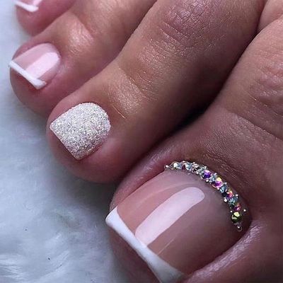 Press on Toenails French Tips Toe Nail Press ons Fake Toe Nails False Toenails Full Cover Acrylic Glue on Toenails with Designs Rhinestones Toe Press on Nails Stick on Toenails for Women Manicure