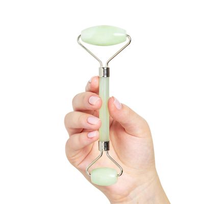 Plum Beauty Jade Roller for Face - Improves Skin Tone and Blood Circulation - Skin Care Face Roller Reduces Under-Eye Puffiness and Dark Circles