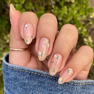 OHWODA Pink Spring Press on Nails Almond Shape Fake Nails with Small Flower Designs Daisy Floral Artificial Nails Medium Length Spring Summer Glue on Nails Flowers Stick on Nails for Women, 24Pcs